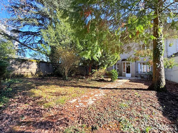 Vente Maison128 m² - 6 Pièces - SAINT CYR SUR LOIRE (37540)