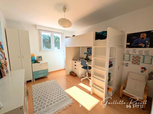 Maison/Villa 160 m² 5 pièces avec studio indépendant – Terrain clos et arboré de 3 500 m² avec piscine