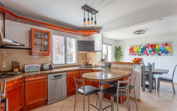 Maison à vendre    5 pièces • 128 m2 Yerres