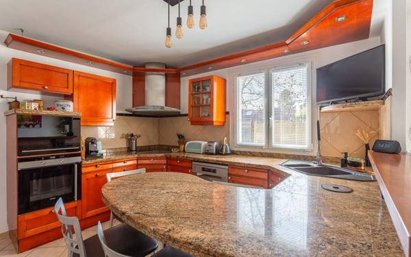 Maison à vendre    5 pièces • 128 m2 Yerres