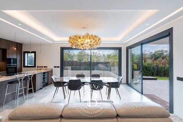 Valbonne, Villa 4 Chambres -  210 m² à vendre