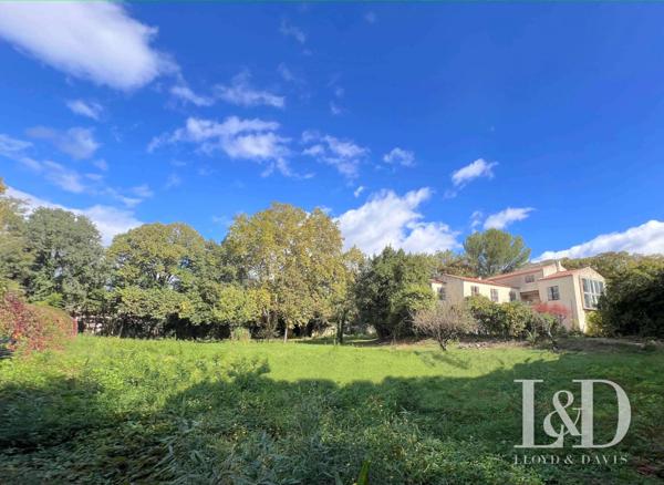 Propriété sur les bords du Lez