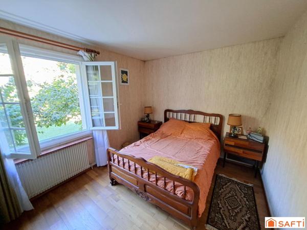 Maison années 80 sur 3 niveaux, 4 pièces, 2 chambres