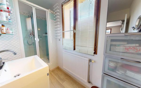 Maison à vendre    5 pièces • 114,26 m2 Vaulx-en-Velin