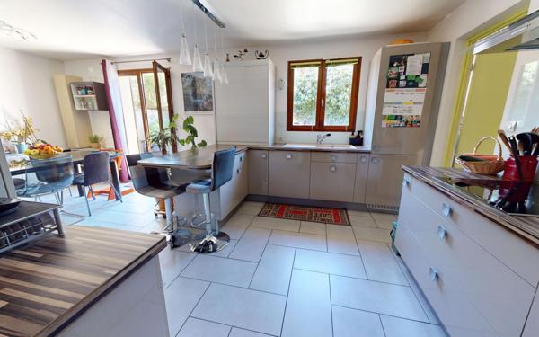 Maison à vendre    5 pièces • 114,26 m2 Vaulx-en-Velin