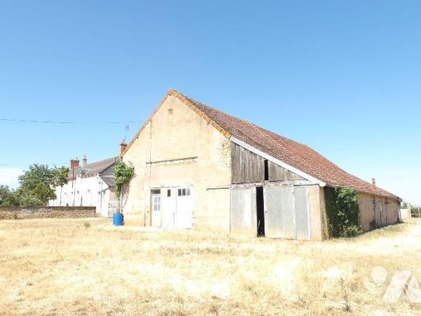 CHATEAUMEILLANT (18) CHER, A vendre propriété en pierres composée d'une maison de 3 chambres av...