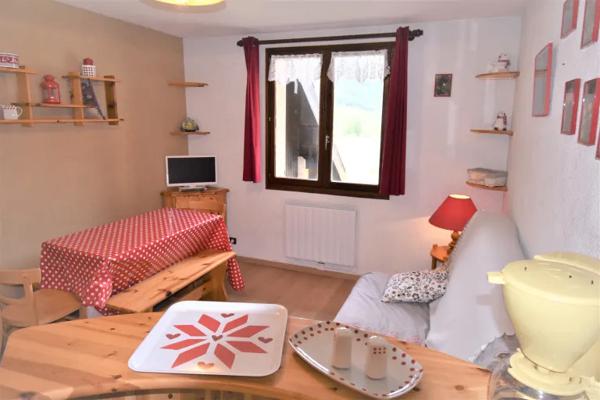 Studio meublé avec coin montagne casier à ski