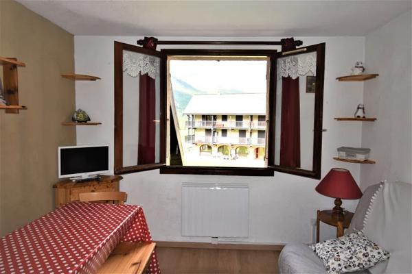 Studio meublé avec coin montagne casier à ski