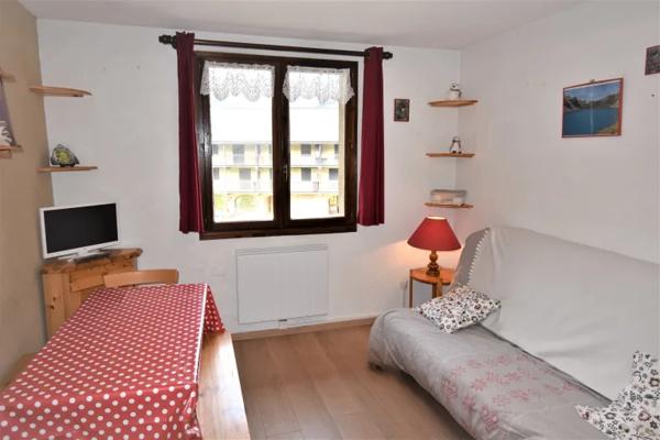 Studio meublé avec coin montagne casier à ski