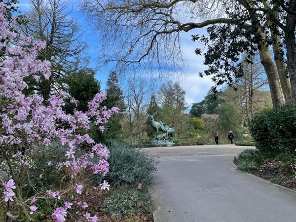 Une "Maison sous les toits" au pied du Jardin