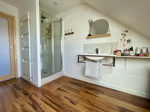 Une "Maison sous les toits" au pied du Jardin