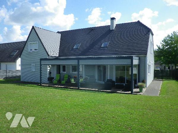 Maison contemporaine de 2011 situé à GLISY sur 804m² de terrain