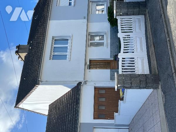 L'ÉTUDE DU DRAKKAR vous propose à la vente une charmante maison de ville dans un quartier calme.