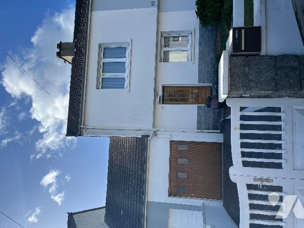 L'ÉTUDE DU DRAKKAR vous propose à la vente une charmante maison de ville dans un quartier calme.