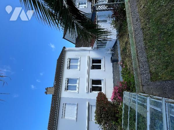 L'ÉTUDE DU DRAKKAR vous propose à la vente une charmante maison de ville dans un quartier calme.