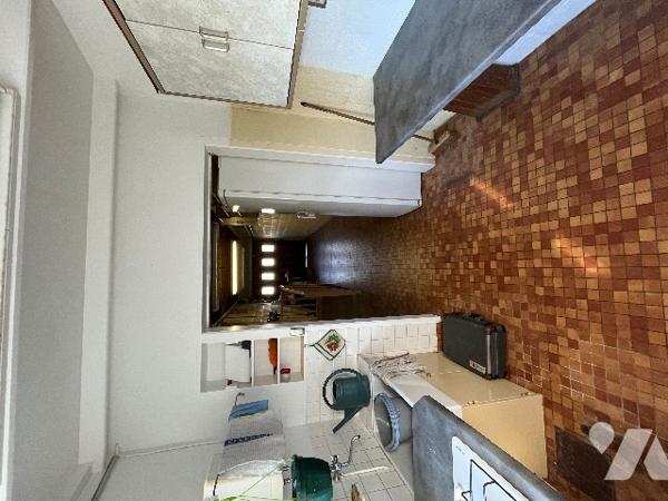 L'ÉTUDE DU DRAKKAR vous propose à la vente une charmante maison de ville dans un quartier calme.