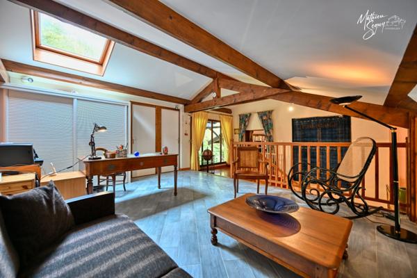 PROPRIETE verdoyante à AVEIZE