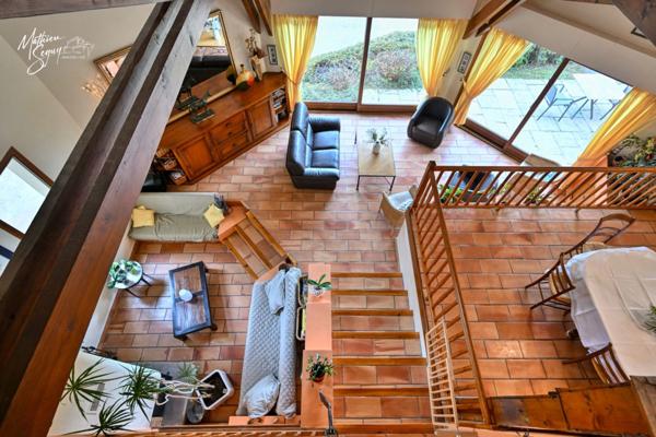 PROPRIETE verdoyante à AVEIZE