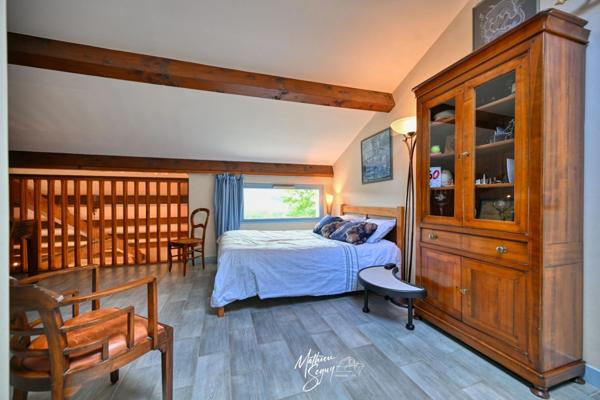 PROPRIETE verdoyante à AVEIZE