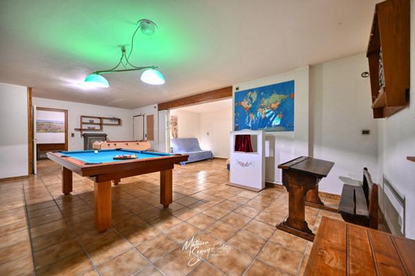 PROPRIETE verdoyante à AVEIZE