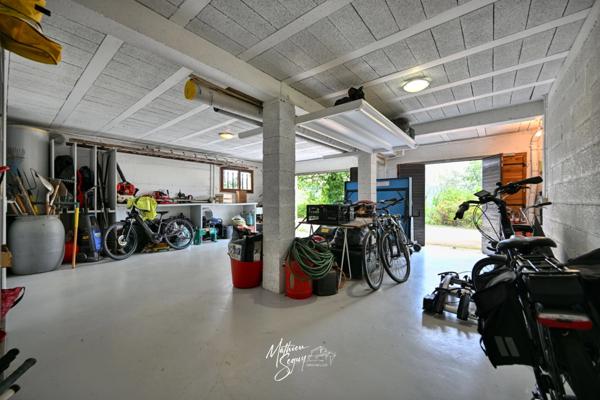 PROPRIETE verdoyante à AVEIZE