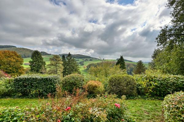 PROPRIETE verdoyante à AVEIZE