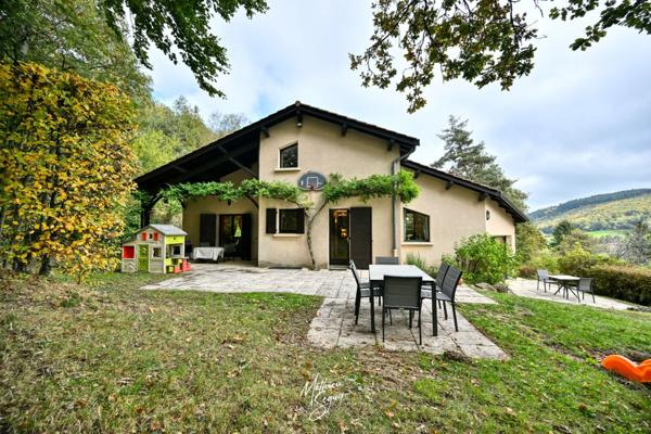 PROPRIETE verdoyante à AVEIZE