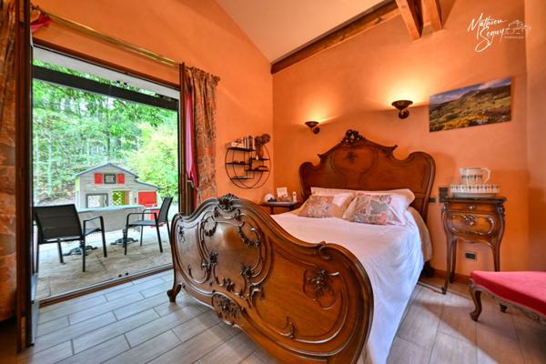 PROPRIETE verdoyante à AVEIZE