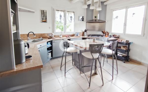 Maison à vendre    6 pièces •  Fontenay-en-Parisis