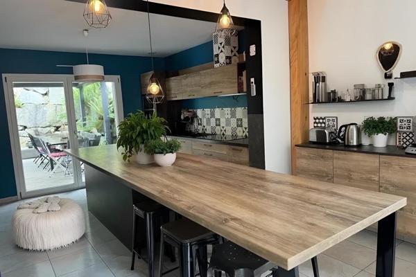 Maison rénovée dans un cadre idyllique (meublée)