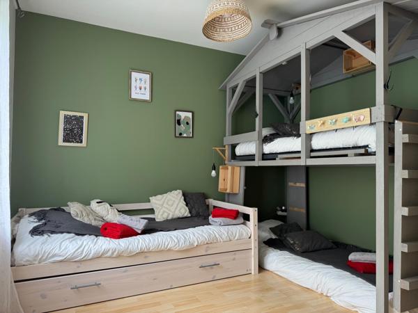 Maison rénovée dans un cadre idyllique (meublée)