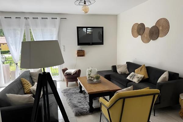 Maison rénovée dans un cadre idyllique (meublée)