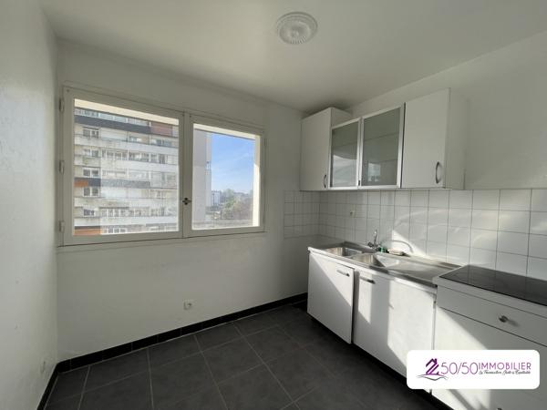 Appartement lumineux avec balcon