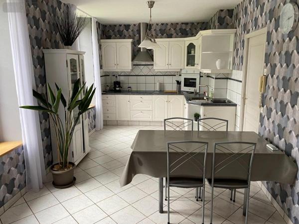 Maison à vendre à Guingamp dans les Côtes-d'Armor (22200), ref : 22064-1072