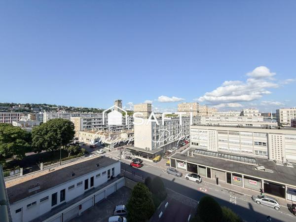 Vue dégagée et soleil au cœur du centre-ville