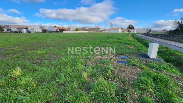 Terrain viabilisé de 1021m² à Maillé