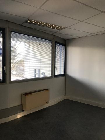 Bureaux à louer à Avignon Sud avec parking sécurisé et services sur place