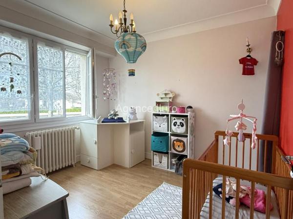 Maison - Oloron-sainte-marie - Réf.:205363 AU COEUR DU QUARTIER SAINTE-MARIE - BELLE MAISON FAMILIALE AVEC GARAGE ET JARDIN - PROCHE DE TOUTES COMMODITES *** SOUS COMPROMIS ***