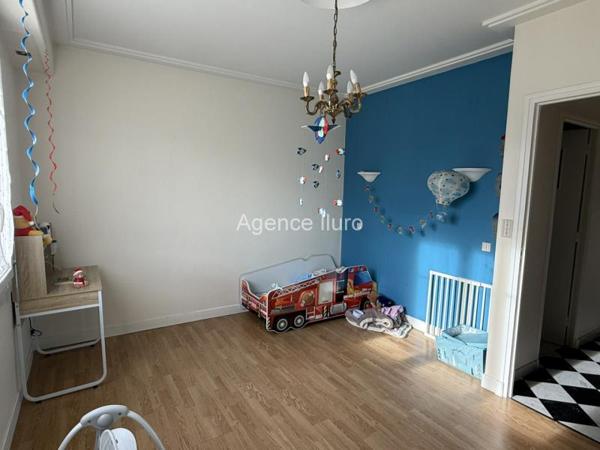 Maison - Oloron-sainte-marie - Réf.:205363 AU COEUR DU QUARTIER SAINTE-MARIE - BELLE MAISON FAMILIALE AVEC GARAGE ET JARDIN - PROCHE DE TOUTES COMMODITES *** SOUS COMPROMIS ***