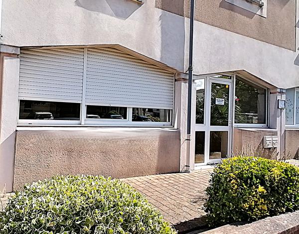 RARE SUR BUXEROLLES CENTRE