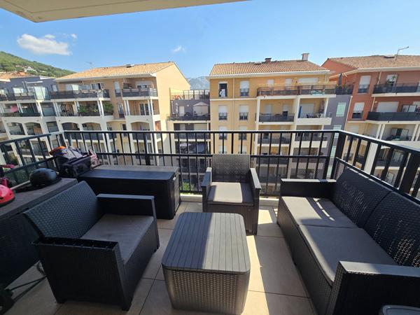 Appartement T2 à louer Toulon EST avec place de parking en sous-sol