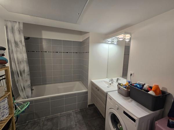 Appartement T2 à louer Toulon EST avec place de parking en sous-sol