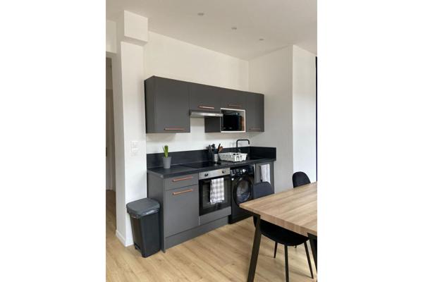 A LOUER : T3 à LILLE • Rue du Sec Arembault - Gare • 1 235 € CC • Réf. G432-4