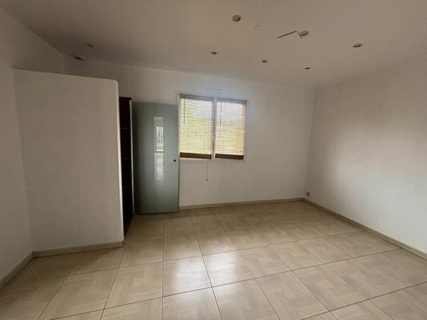 À LOUER – LOCAL COMMERCIAL / BUREAUX DE PLAIN-PIED – 113 m² – ZONE NORD LA ROCHE-SUR-YON