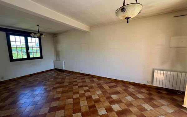 Maison à vendre    5 pièces •  Étréchy