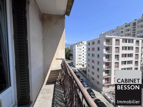 GRENOBLE MUTUALISTE - T3 de 53m² meublé au 5ème et dernier étage - Visite : Xavier MAGNIN 06 89 12 54 61