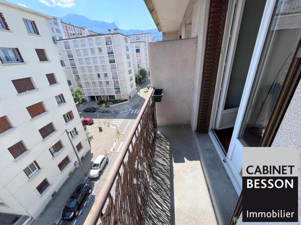 GRENOBLE MUTUALISTE - T3 de 53m² meublé au 5ème et dernier étage - Visite : Xavier MAGNIN 06 89 12 54 61