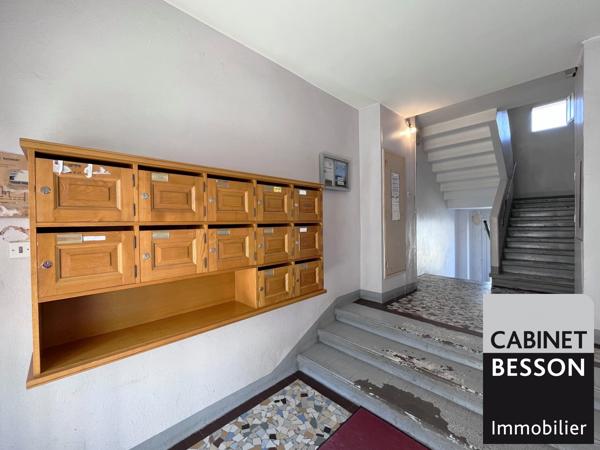 GRENOBLE MUTUALISTE - T3 de 53m² meublé au 5ème et dernier étage - Visite : Xavier MAGNIN 06 89 12 54 61