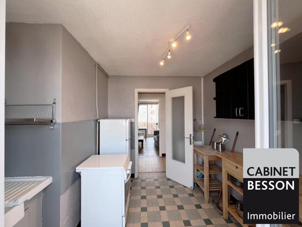 GRENOBLE MUTUALISTE - T3 de 53m² meublé au 5ème et dernier étage - Visite : Xavier MAGNIN 06 89 12 54 61