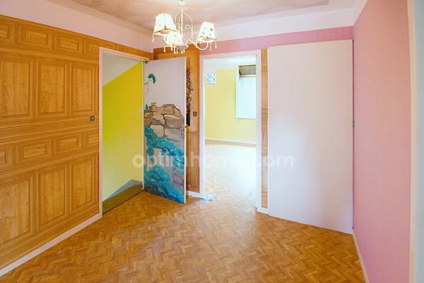 MAISON INDIVIDUELLE 161 M² – 5 CHAMBRES POSSIBLES – GRAND GARAGE 51 M² – QUARTIER PRISÉ LONGWY HAUT